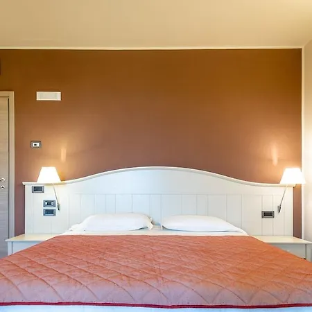 Hotel Ariotto Village Terruggia