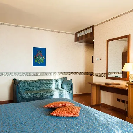 Hotel Ariotto Village 4*