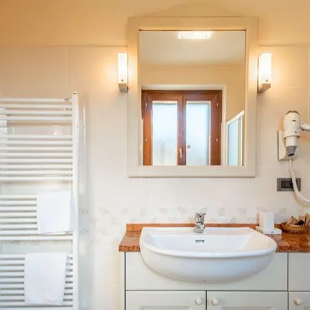 Ariotto Village 4*