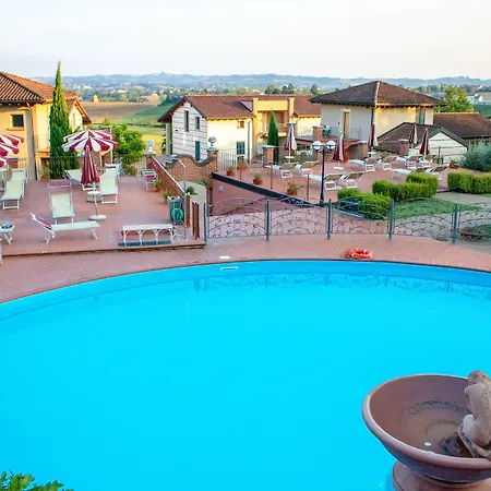 Ariotto Village Hotel 4*