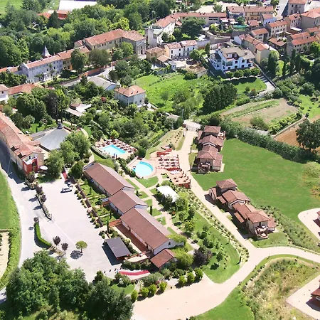 호텔 Ariotto Village