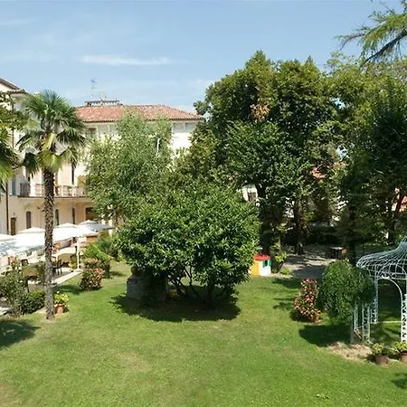 Hotel Ariotto Village