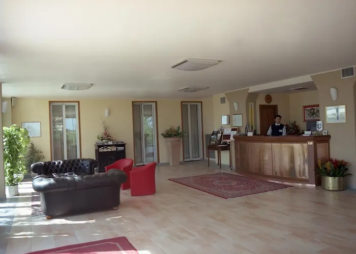 Ariotto Village מלון 4*